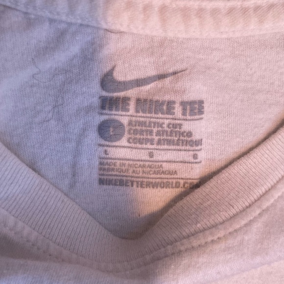 nike white and blue tee shirt - Picture 3 of 3